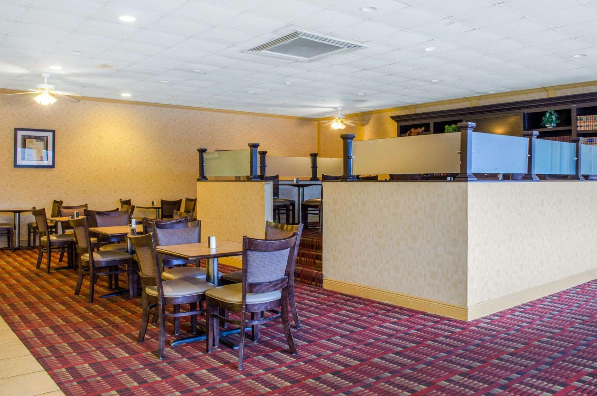 Quality Inn University Area Troy Exterior photo