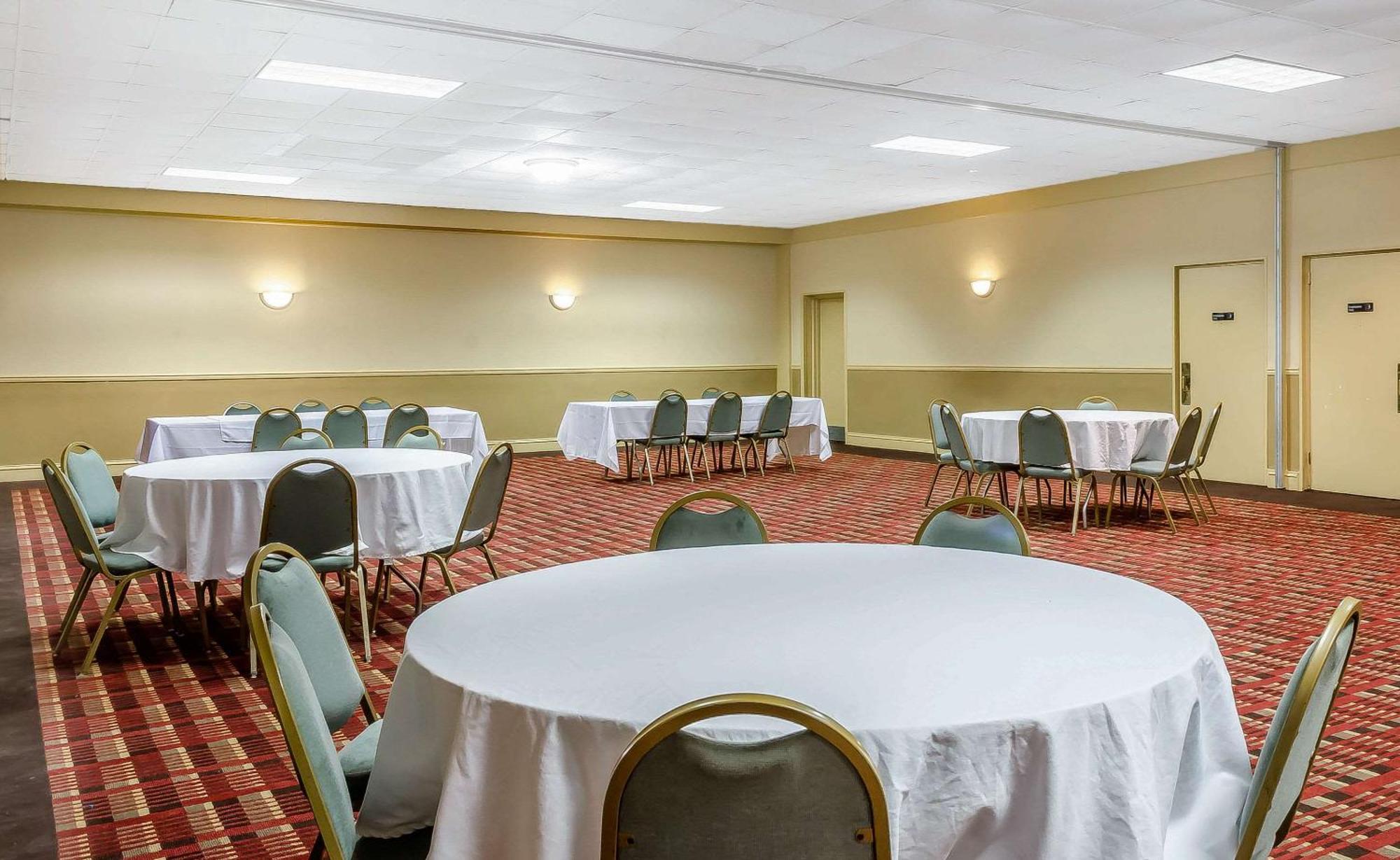 Quality Inn University Area Troy Exterior photo