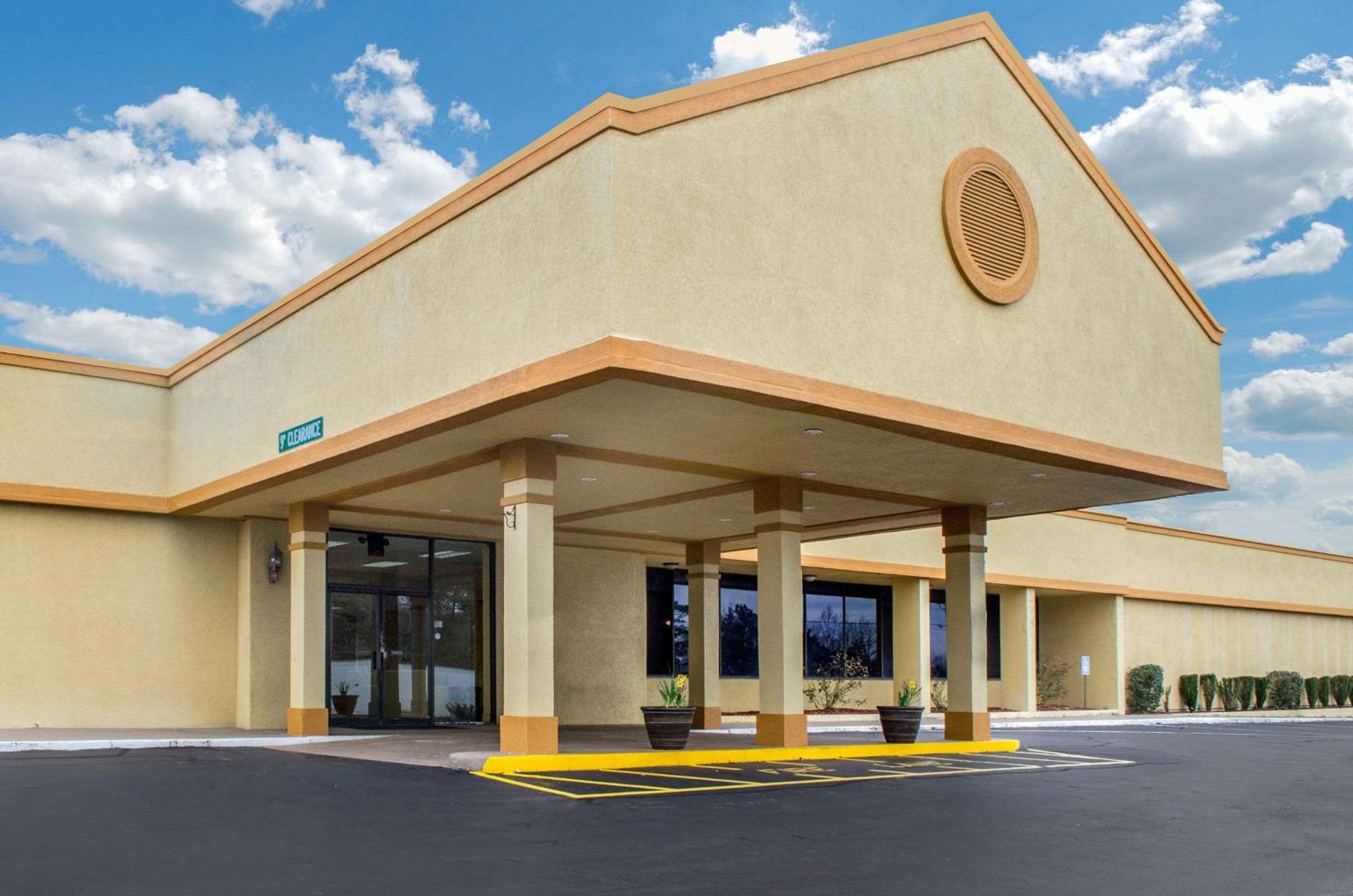 Quality Inn University Area Troy Exterior photo