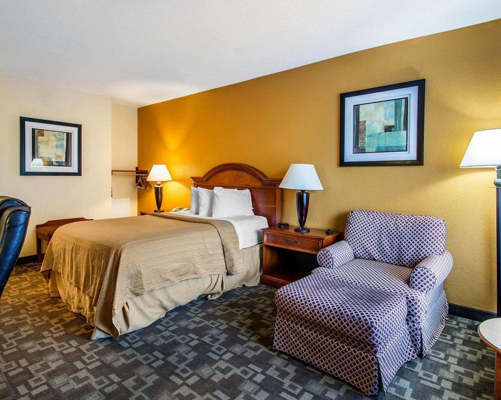 Quality Inn University Area Troy Exterior photo