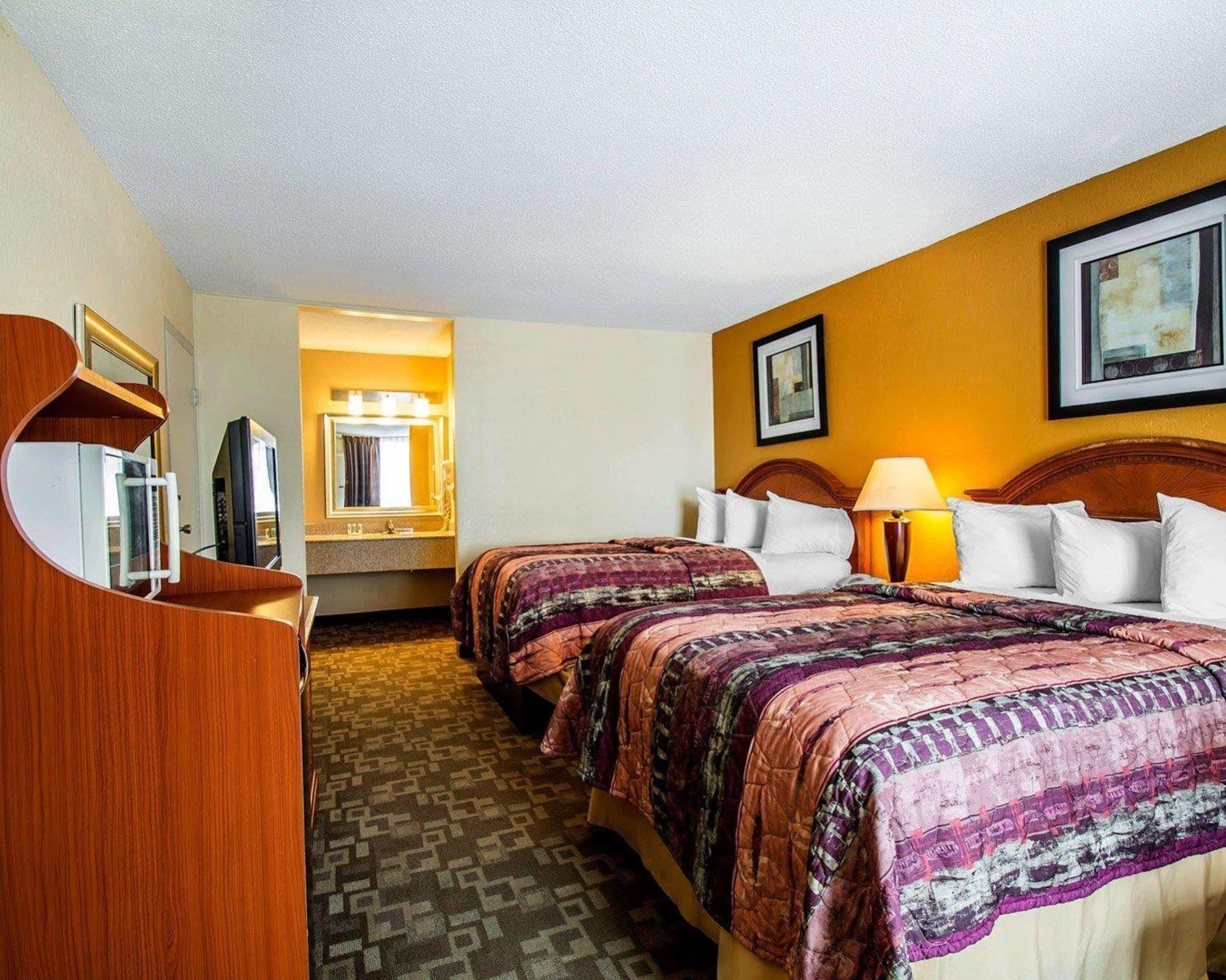 Quality Inn University Area Troy Exterior photo